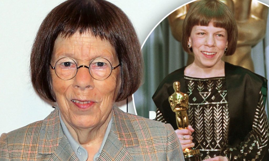 Linda Hunt Net Worth