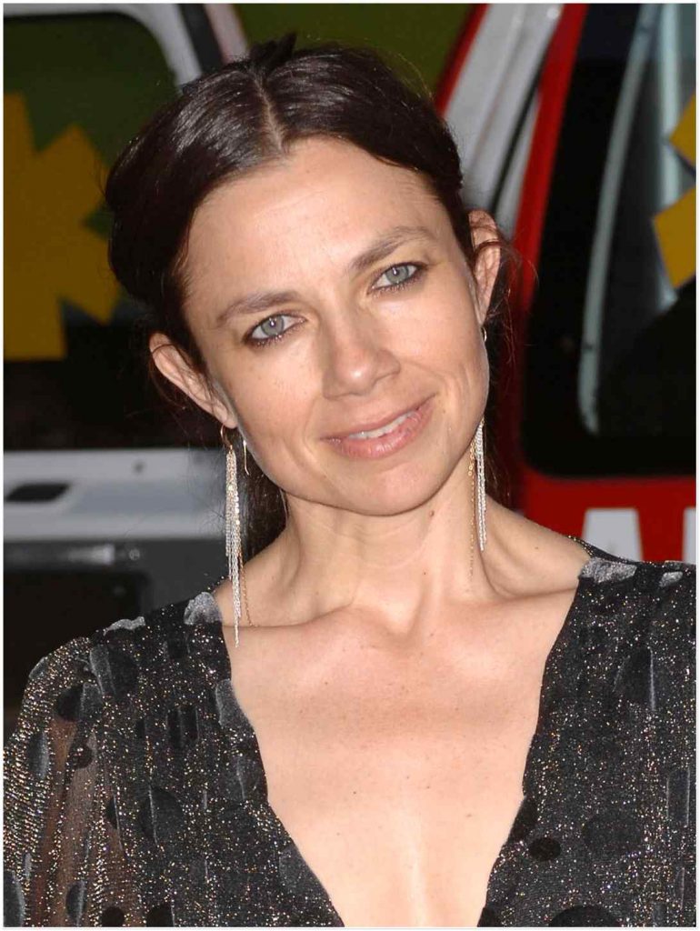 Net Worth of Justine Bateman