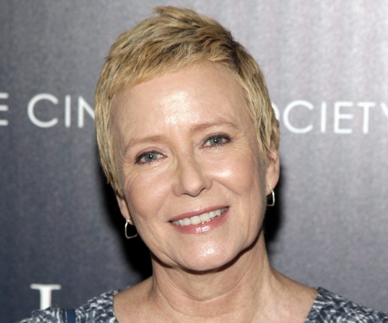 Eve Plumb Net Worth